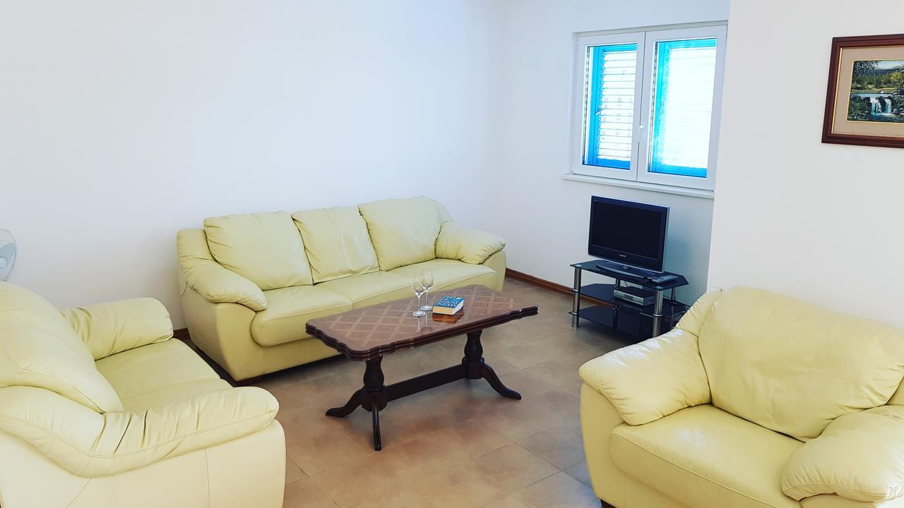 Leea Blue Apartment